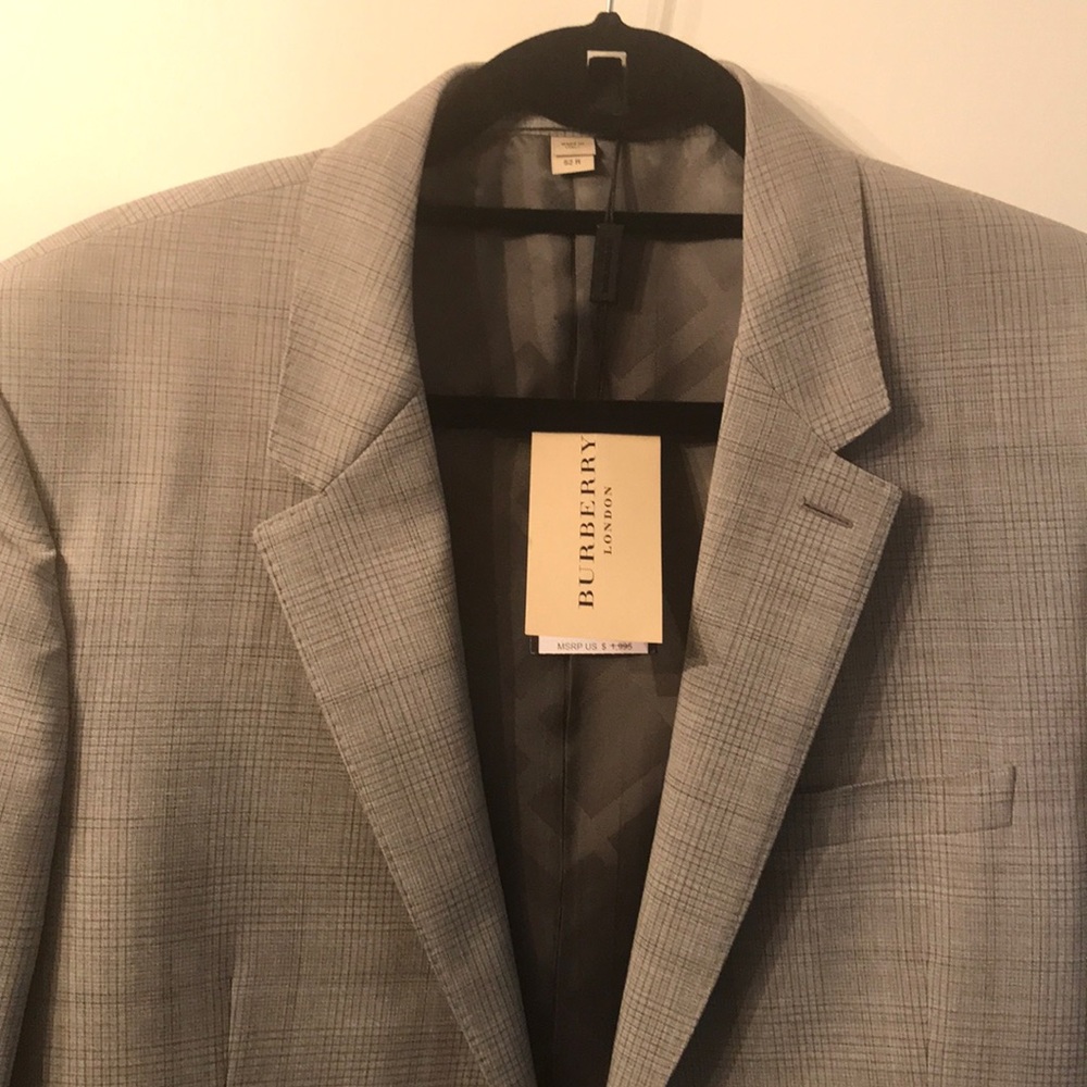 Brand New Burberry suit with tags 42R